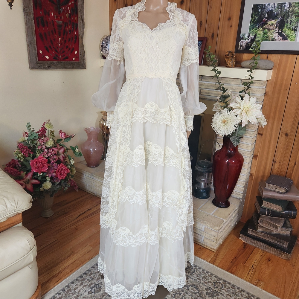 Vintage 70s Boho Tiered Lace Wedding Dress | Sequin Details | XS